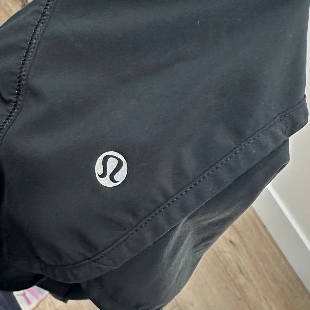 Lululemon Run Speed Women's Black Shorts size 6 lined
